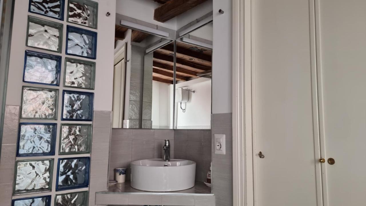 Studio Della Pace, Classy & Charming - Renovated Рим Екстериор снимка